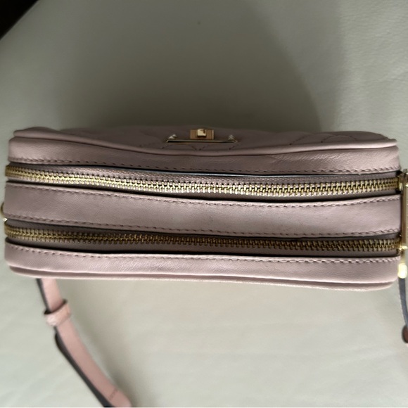 Michael Kors pink quilted crossbody 
Pristine condition - Picture 5 of 9